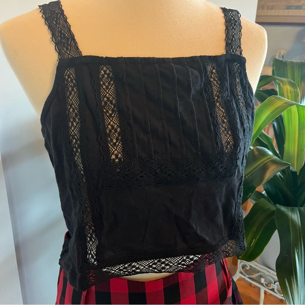 black square neck lace trim/detail tanktop